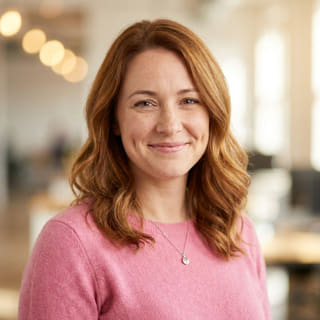 Emily Watson, référencée en tant que responsable du service client chez Vaillant Kapitange, photo de profil